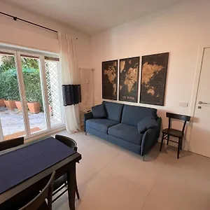 https://casetta-celso.it-romehotels.com